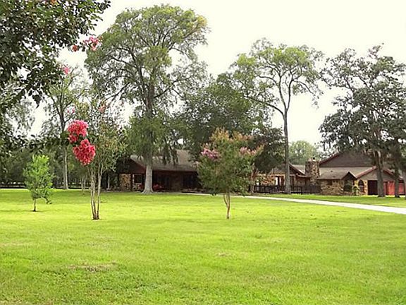 Roadside view from second stone gate entry way