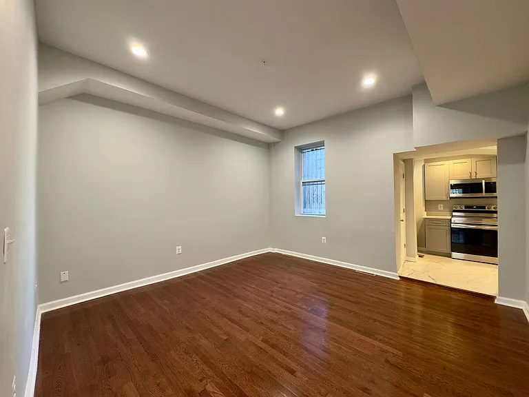 10 E Mulberry St — Photo 13