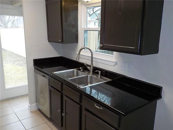 4th image of 1202 Shorehaven Dr