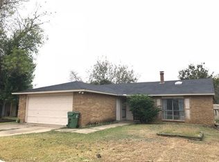 2121 Foxcroft Ln, Arlington, TX 76014