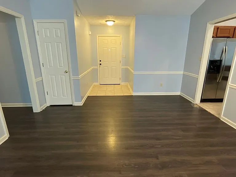 1016 Locust Ct — Photo 6