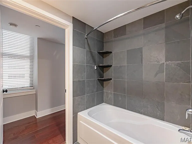 314 N Broadway Ave #1405 — Photo 22