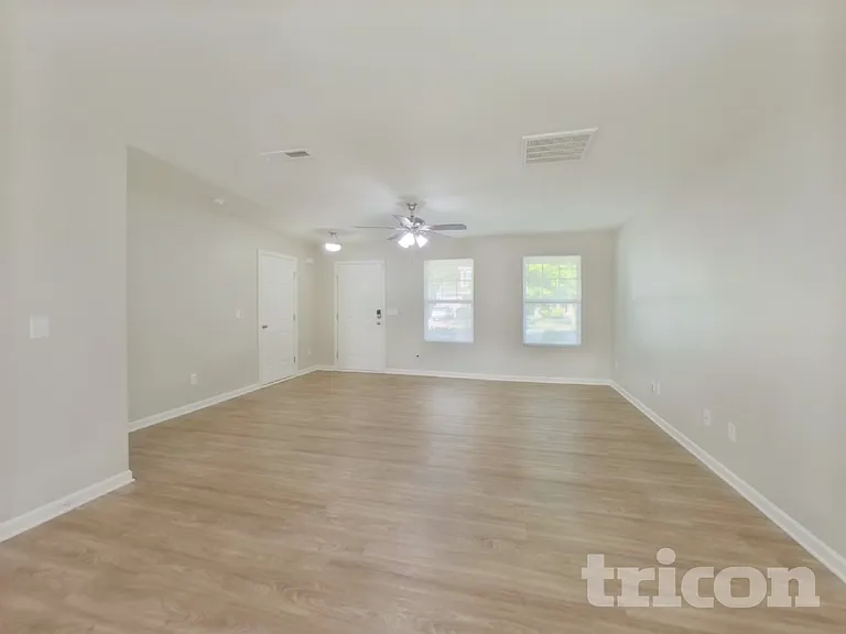 9638 Hanberry Blvd — Photo 2