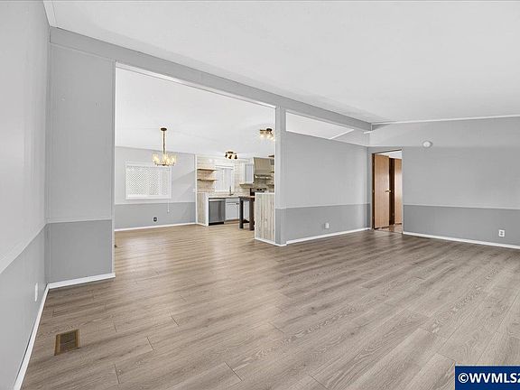 4th image of 300 SE Lacreole Dr Unit 268