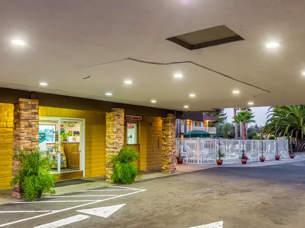 University Inn, 6288 Redwood Dr #71f82928c, Rohnert Park, CA 94928