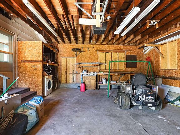4th image of 510 W 3rd Street