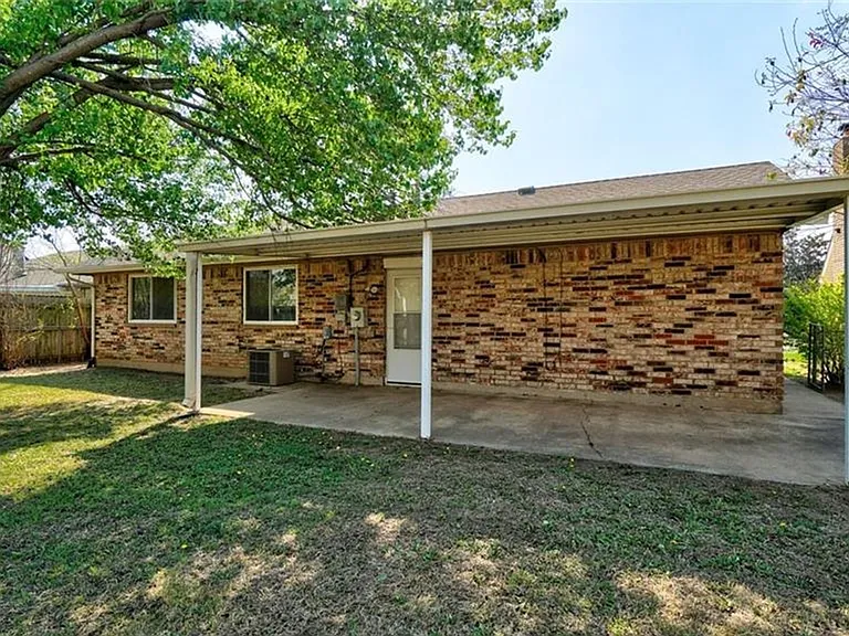 1116 Saint George Ave — Photo 17