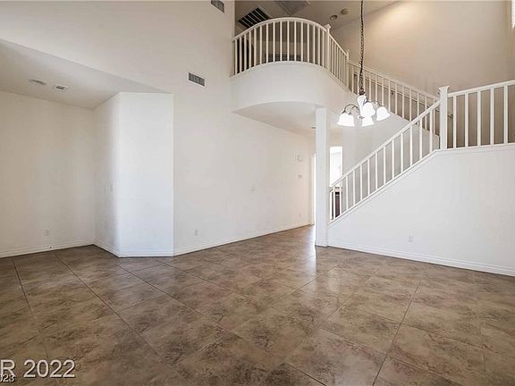 5th image of 10143 Jeffcott St