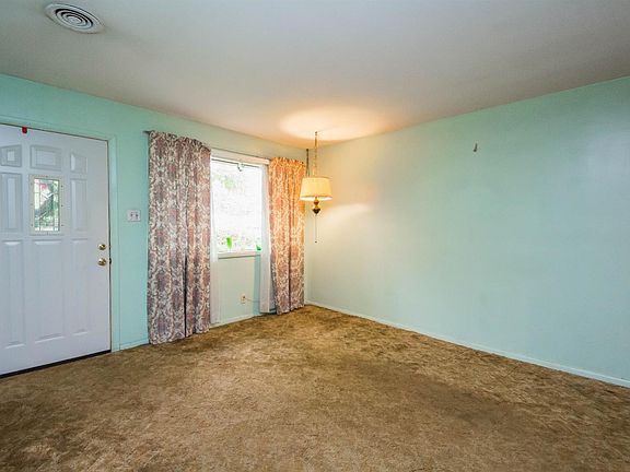 4th image of 2037 Saint Christopher Dr