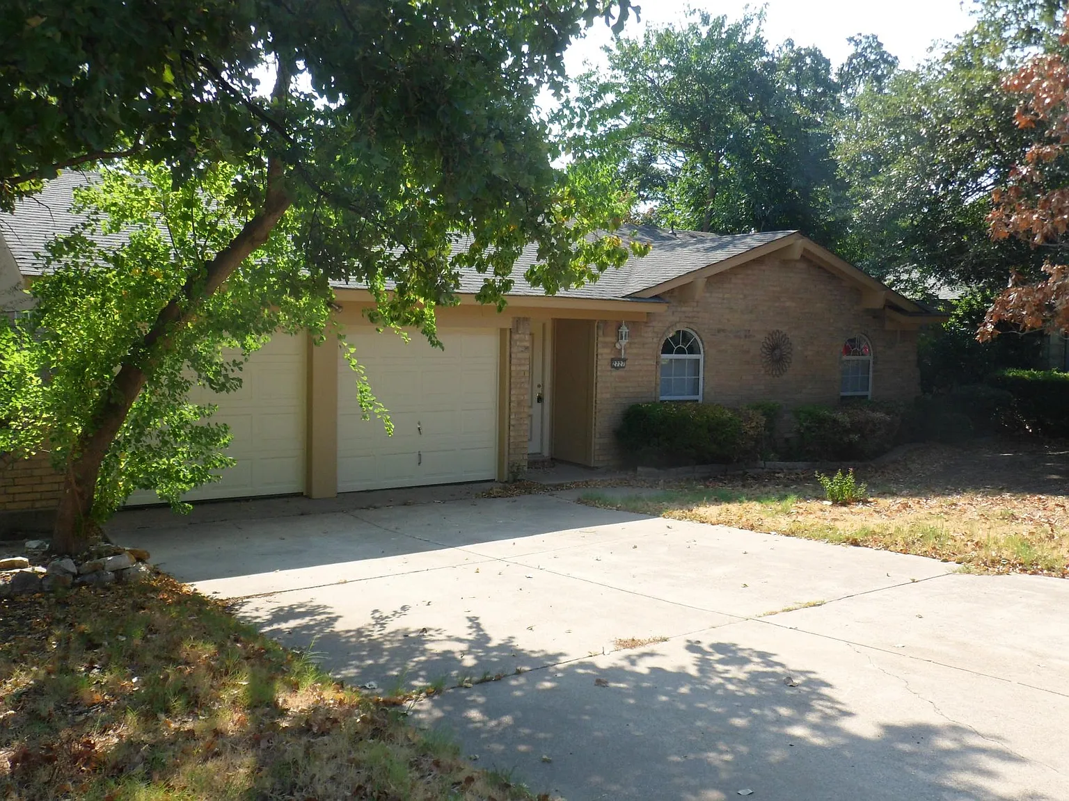 3 bed, 1850 sqft, $2,200 — Photo 1