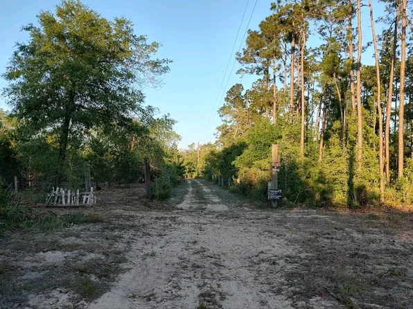 18345 April Ave, Fountain, FL 32438