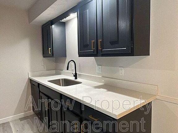 2nd image of 3341 Holdrege St #5