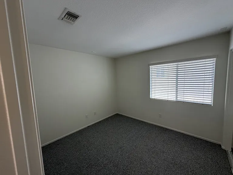 27814 Bloomfield Ct — Photo 15