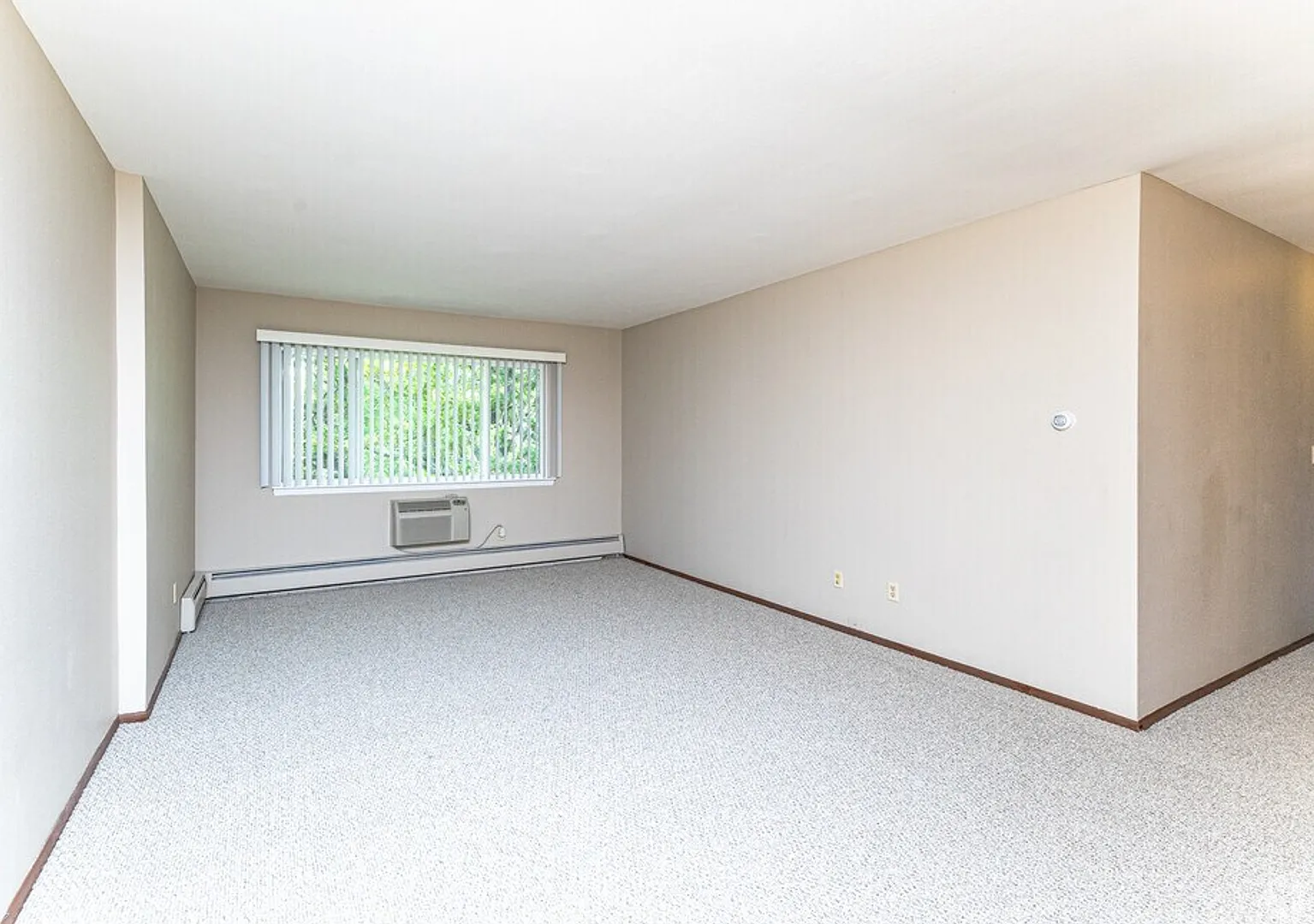 Whitman Park Apartments — Photo 2