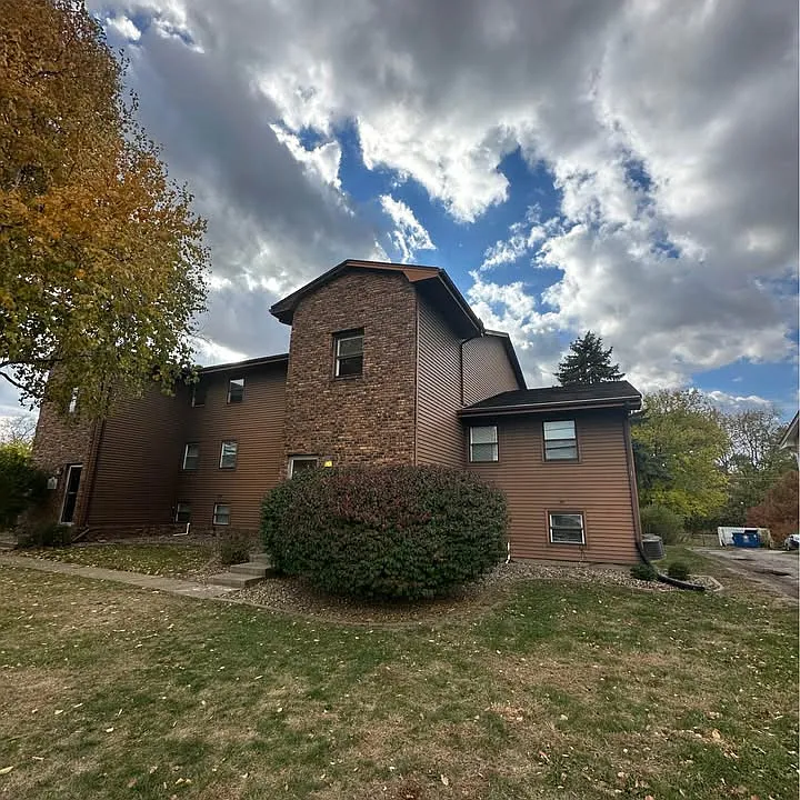 715 Golfcrest Rd S #B8