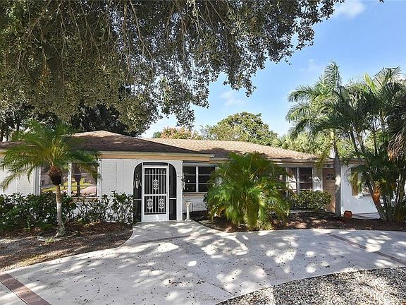 2nd image of 305 Park Lane Dr