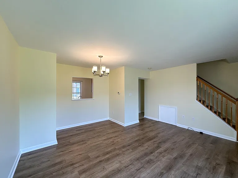 1026 Commercial Ct — Photo 7
