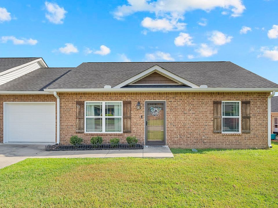 1st image of 102 Dogwood Ct