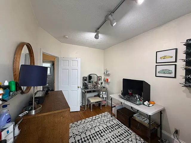 845 E 2nd St #2 — Photo 7