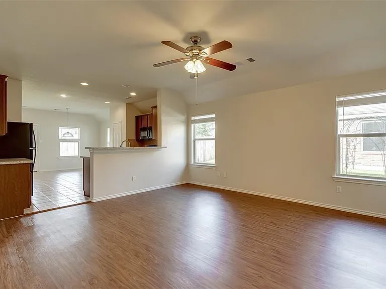8731 Sunny Gallop Dr — Photo 9