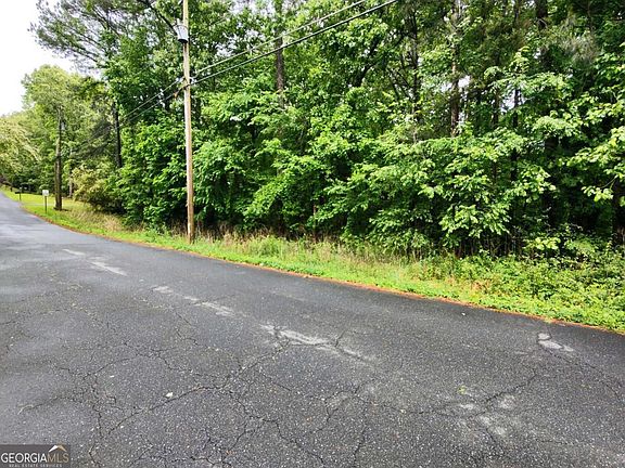 3rd image of 23 Country Ln SE
