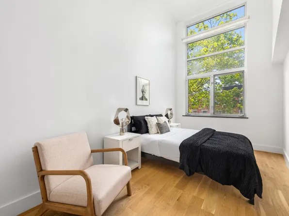 93 Waverly Avenue image 6 of 9