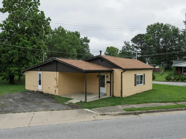 614 Main St, Falmouth, KY 41040