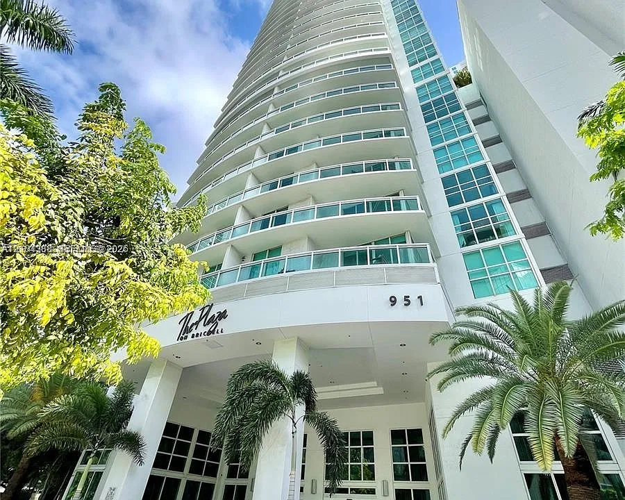 951 Brickell Ave #3403