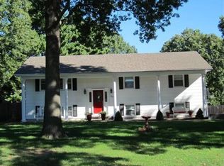 200 E 12th St, Kearney, MO 64060