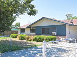 563 S State St, Earlimart, CA 93219