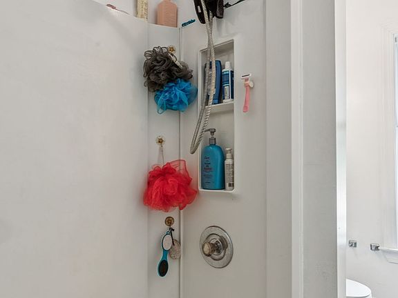 3rd image of 4149 Ridge Ave #1C