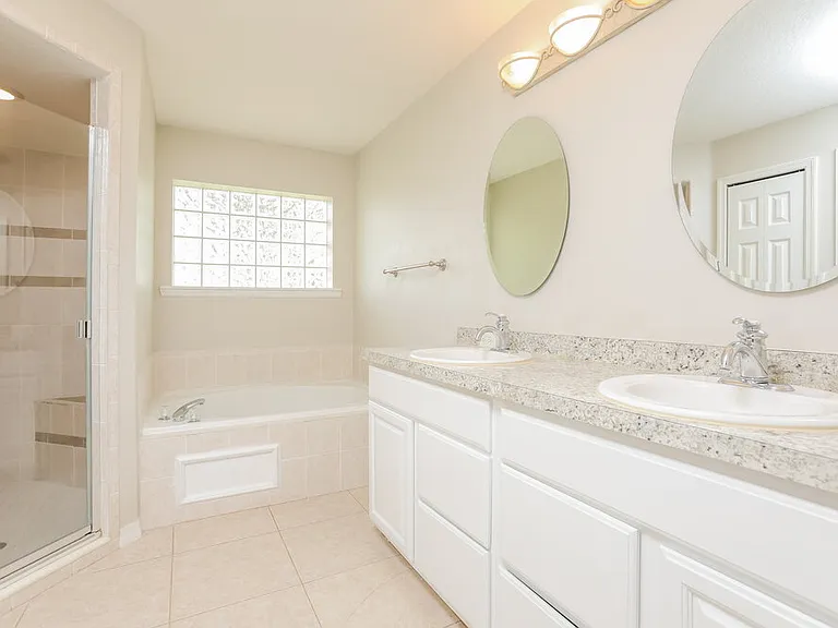 1052 Sadie Ln — Photo 11
