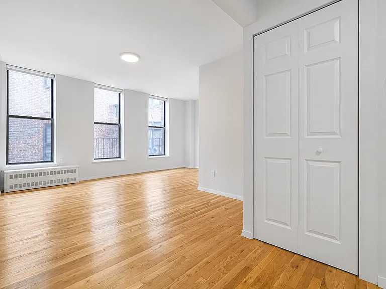 953 Amsterdam Ave #4A — Photo 2