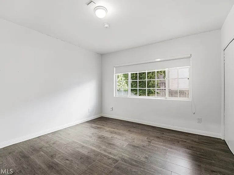 10715 Moorpark St #1 — Photo 12