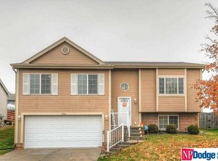 7390 N 77th St, Omaha, NE 68122