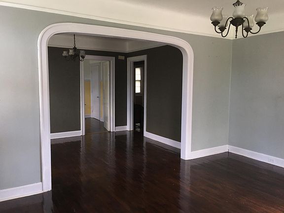 3rd image of 4627 Mandeville St
