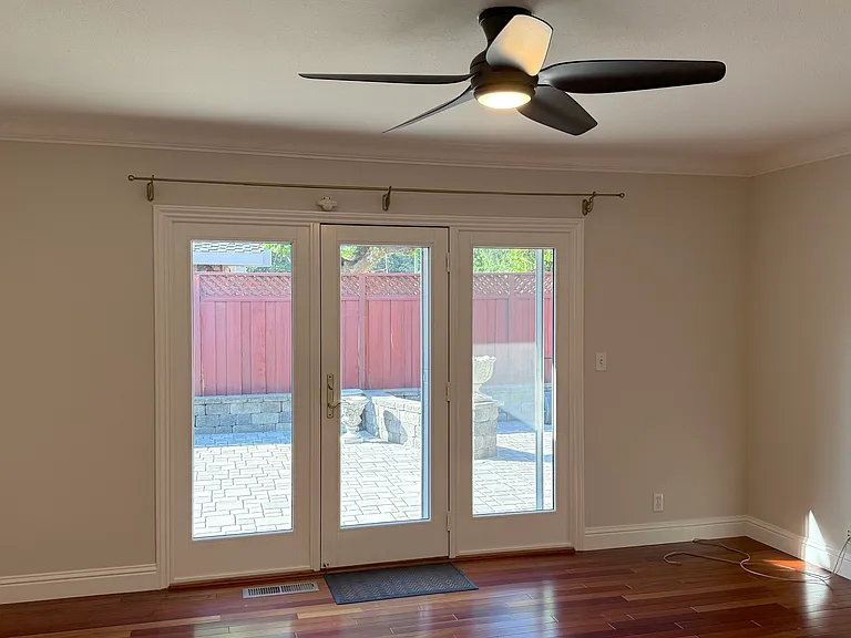 1388 Pine Ave — Photo 15