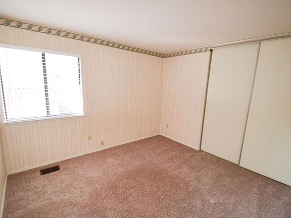 5th image of 348 Stonewood Dr