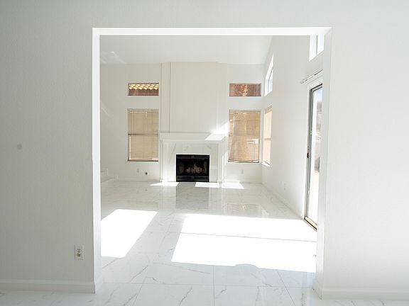 5th image of 8417 Shore Breeze Dr