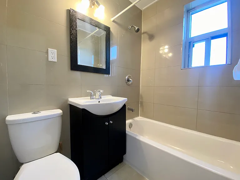 127 Scarlett Rd #4 — Photo 10