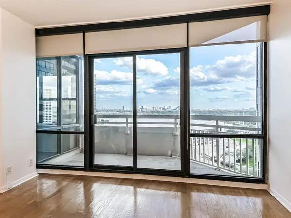 14 Greenway Plz Unit 15N, Houston, TX 77046