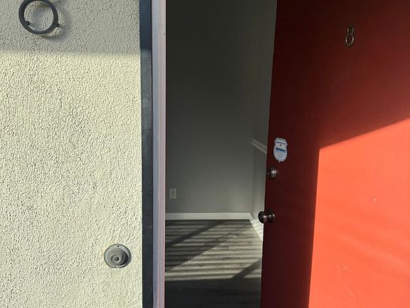 3rd image of 231 Loma Ave APT 8