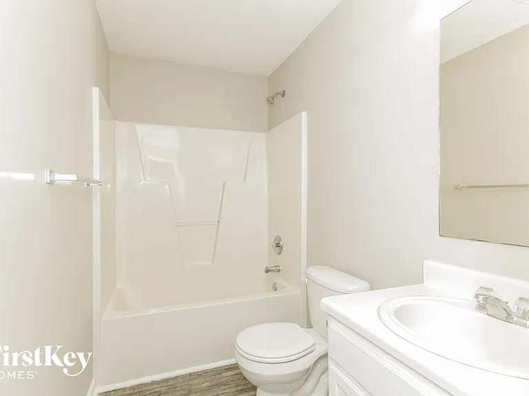 7307 Woodbourne Ln — Photo 14
