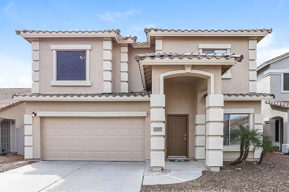 4 bed, 2.5 bath, 2387 sqft, $2,185 — Photo 1