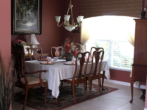 5th image of 2229 Margaret Ln
