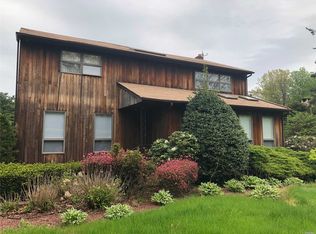 164 Brookville Rd, Glen Head, NY 11545