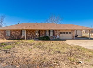305 N 6th St, Celeste, TX 75423