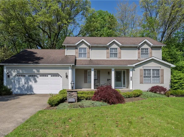 374 Silver Ridge Dr, Akron, OH 44321