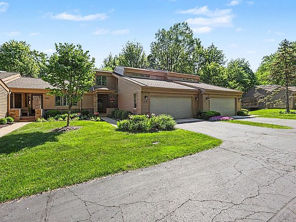 3rd image of 507 Woodgrove Dr Unit 31