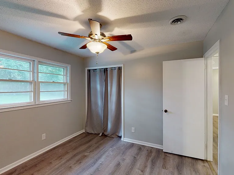 109 Sara Ln — Photo 12